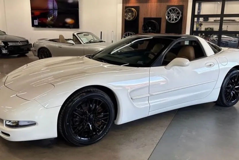1998 Chevrolet Corvette Convertible photo 1