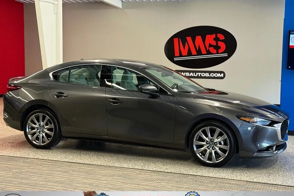 2022 Mazda Mazda3 Premium photo 1