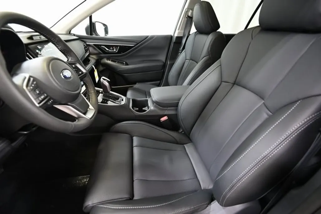 2025 Subaru Outback Limited photo 1
