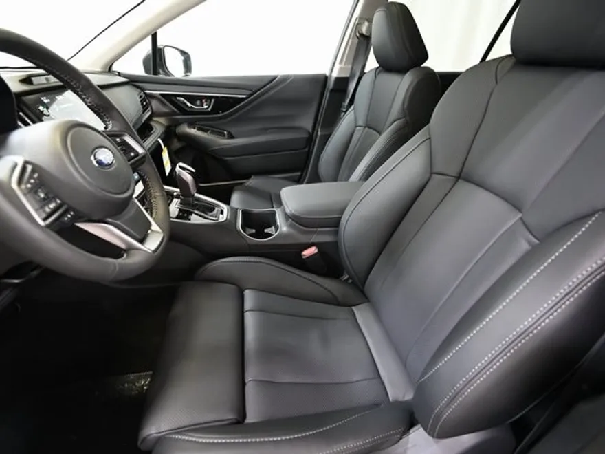2025 Subaru Outback Limited photo 1