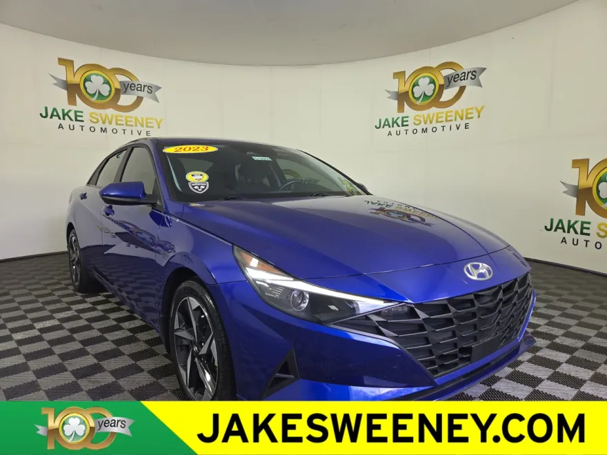 2023 Hyundai Elantra SEL photo 1