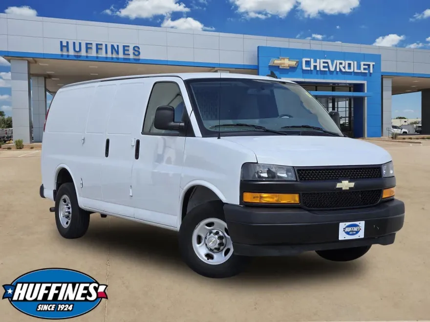 2022 Chevrolet Express Cargo photo 1