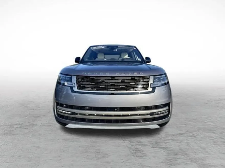 2023 Land Rover Range Rover SE photo 1