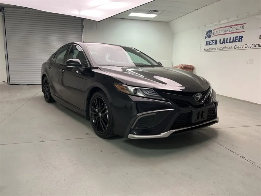 2023 Toyota Camry XSE photo 1