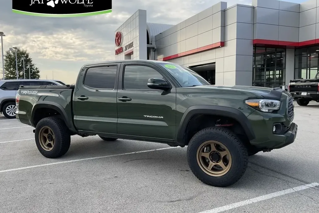 2021 Toyota Tacoma TRD Off-Road photo 1