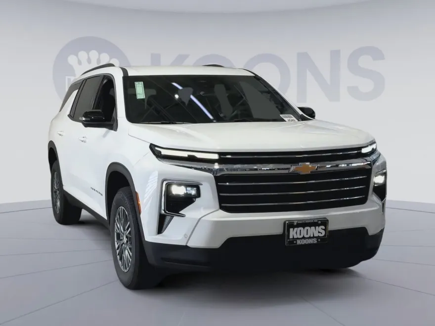 2026 Chevrolet Traverse photo 1