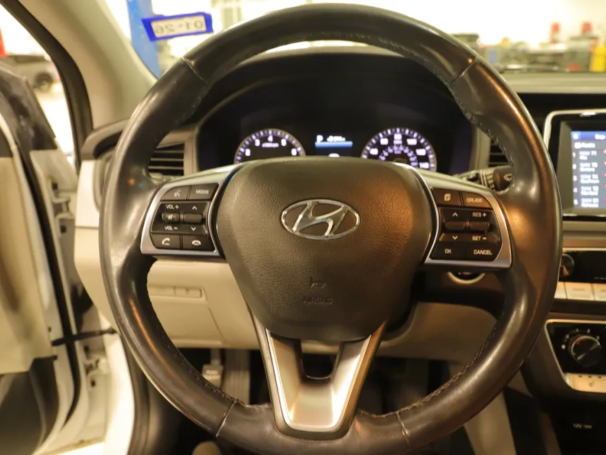 2018 Hyundai Sonata SEL photo 1