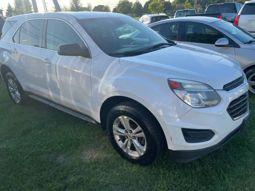 2016 Chevrolet Equinox LS photo 1