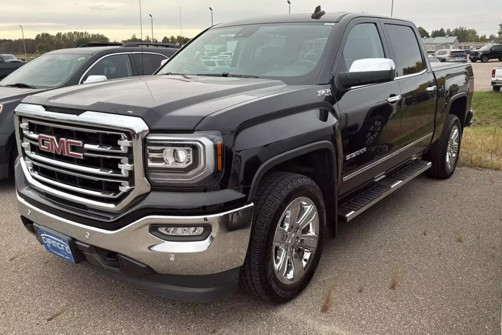 2017 Gmc Sierra 1500 SLT photo 1