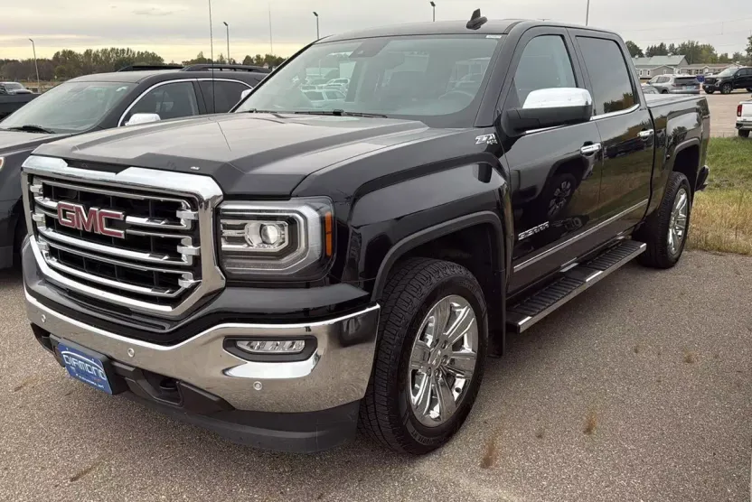 2017 Gmc Sierra 1500 SLT photo 1