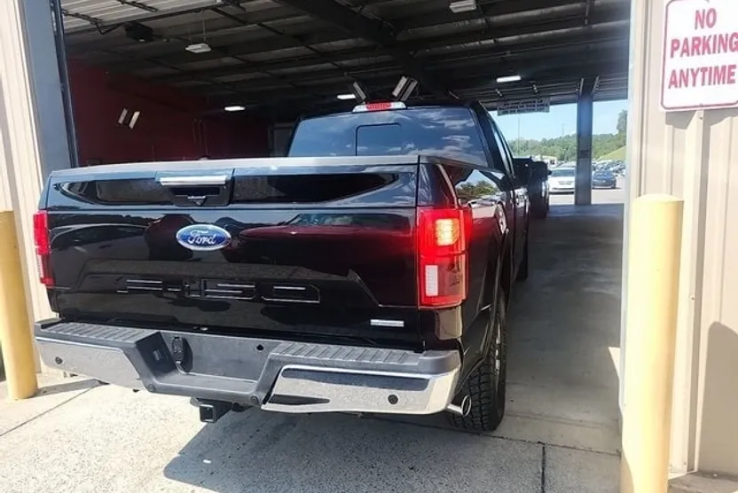 2018 Ford F-150 Lariat photo 1