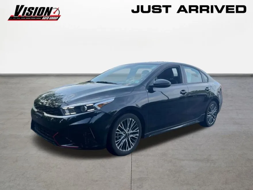 2023 Kia Forte GT-Line photo 1