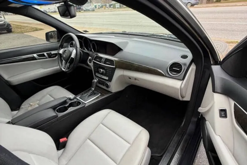 2013 Mercedes Benz C 250 photo 1