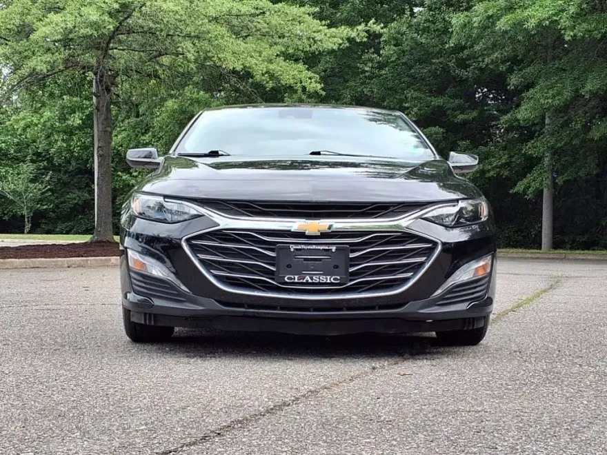 2023 Chevrolet Malibu 1LT photo 1
