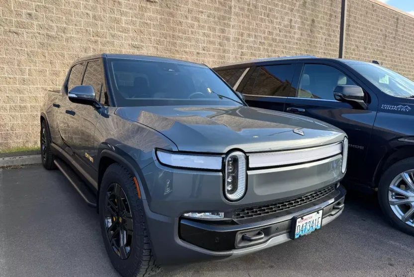 2022 Rivian R1T Adventure photo 1