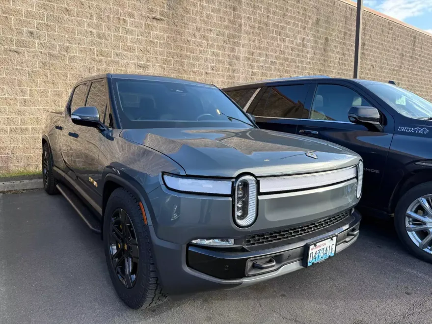2022 Rivian R1T Adventure photo 1