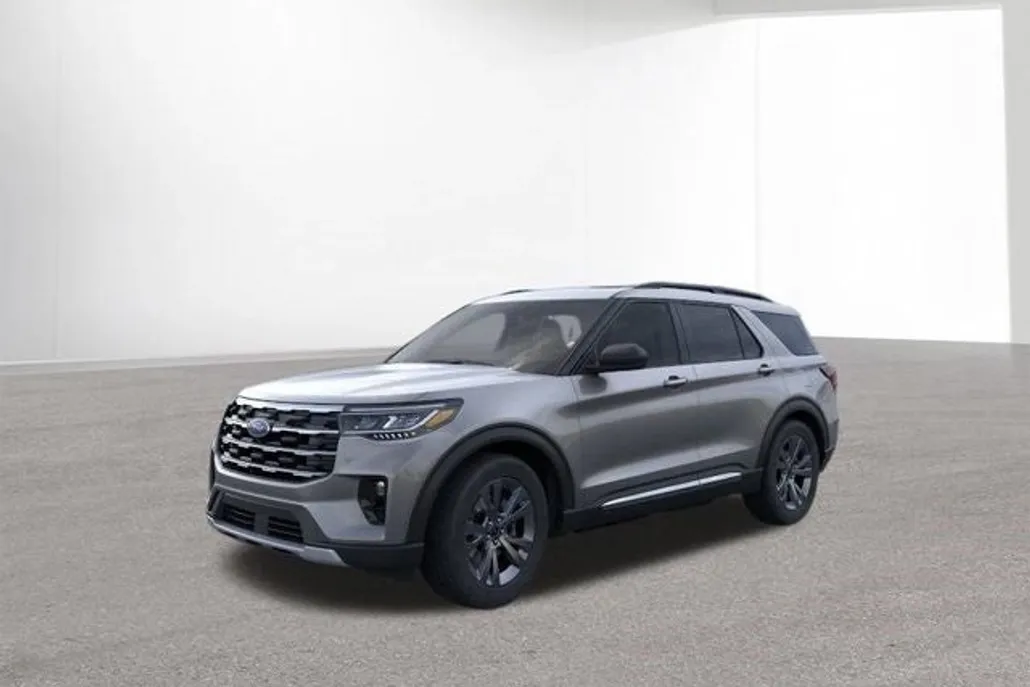 2025 Ford Explorer photo 1