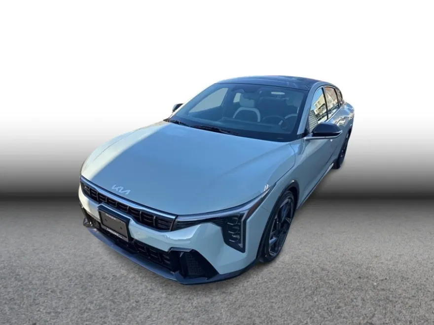 2025 Kia K4 GT-Line photo 1
