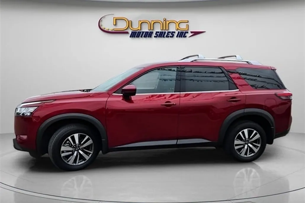 2024 Nissan Pathfinder SL photo 1