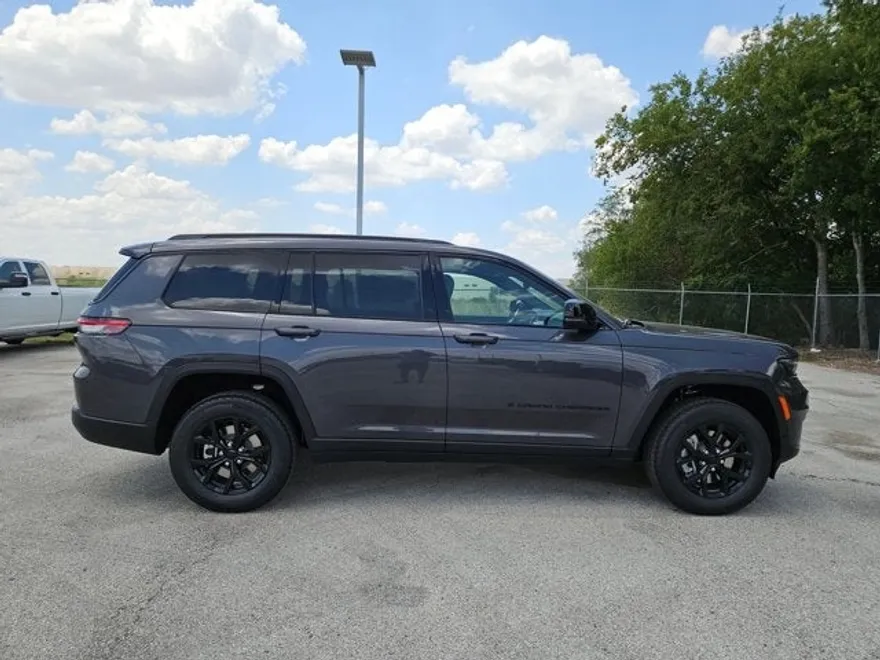 2025 Jeep Grand Cherokee Altitude X photo 1
