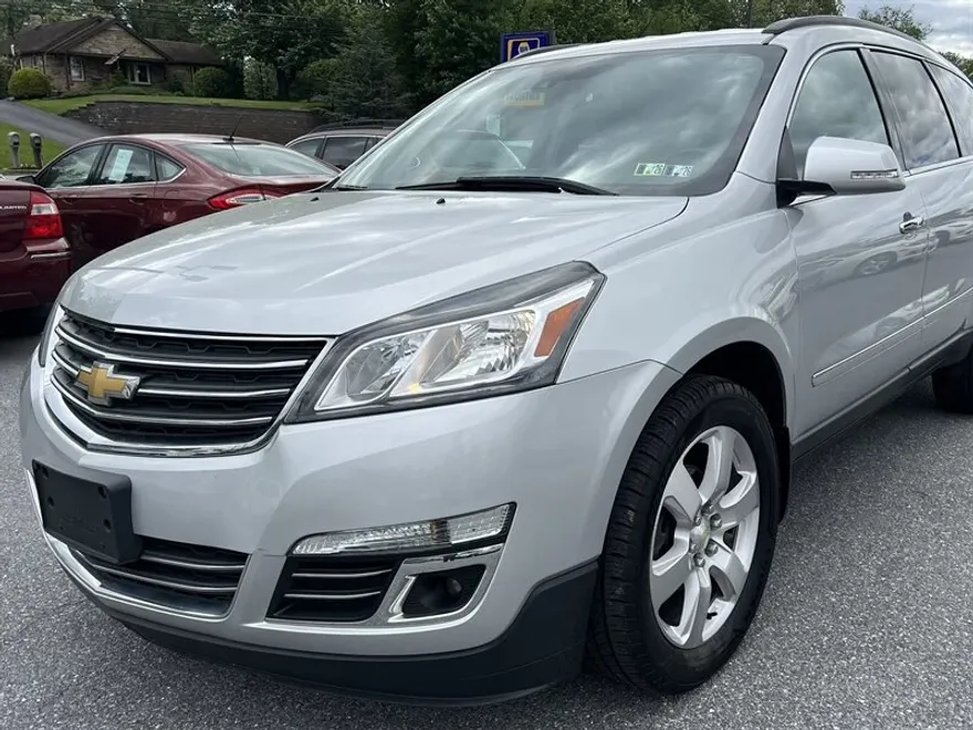 2016 Chevrolet Traverse LTZ photo 1