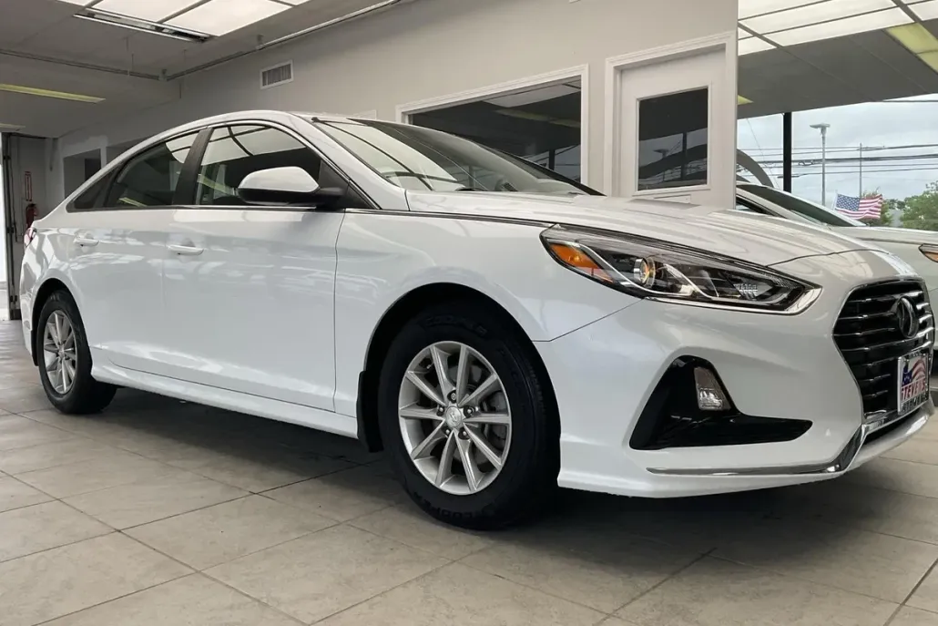 2019 Hyundai Sonata SE photo 1