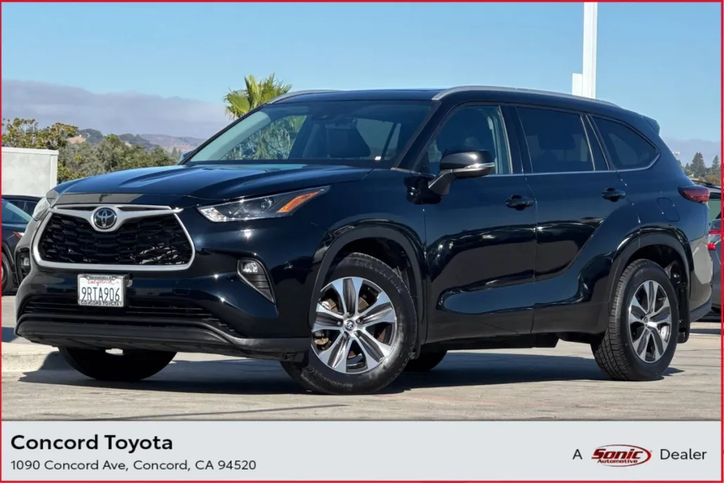 2022 Toyota Highlander XLE photo 1