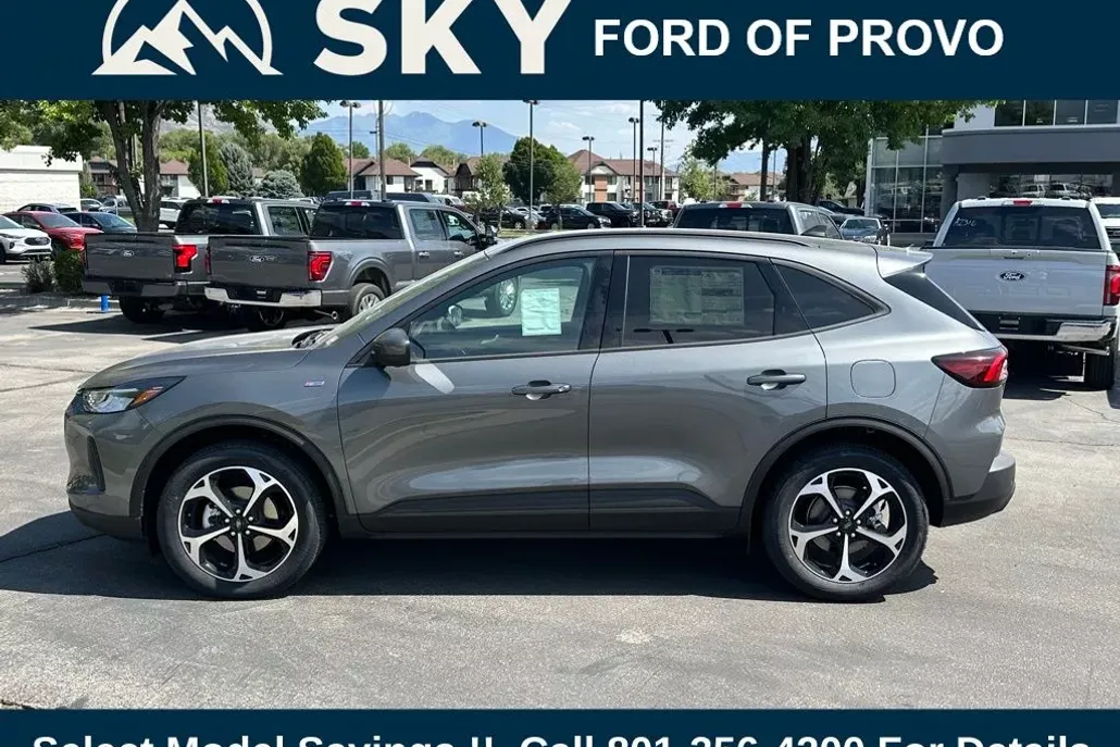 2025 Ford Escape Hybrid ST-Line Select photo 1