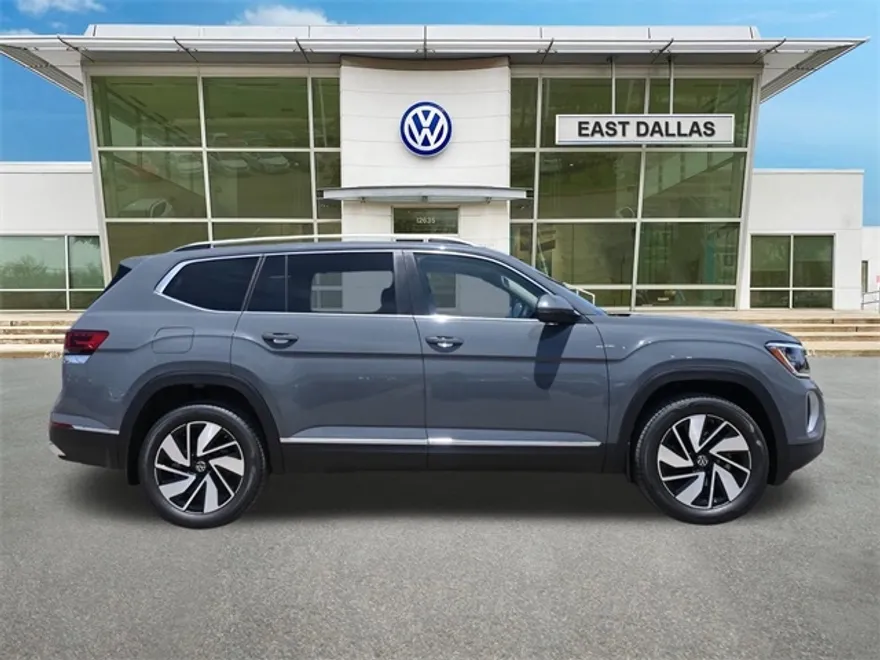 2025 Volkswagen Atlas SEL photo 1