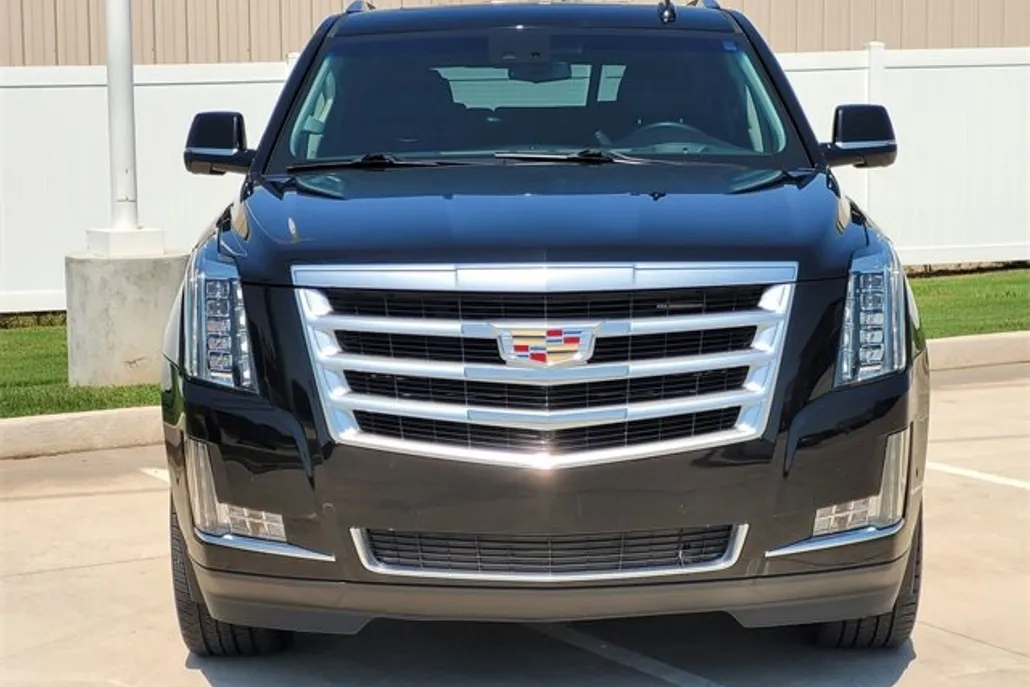 2018 Cadillac Escalade Luxury photo 1