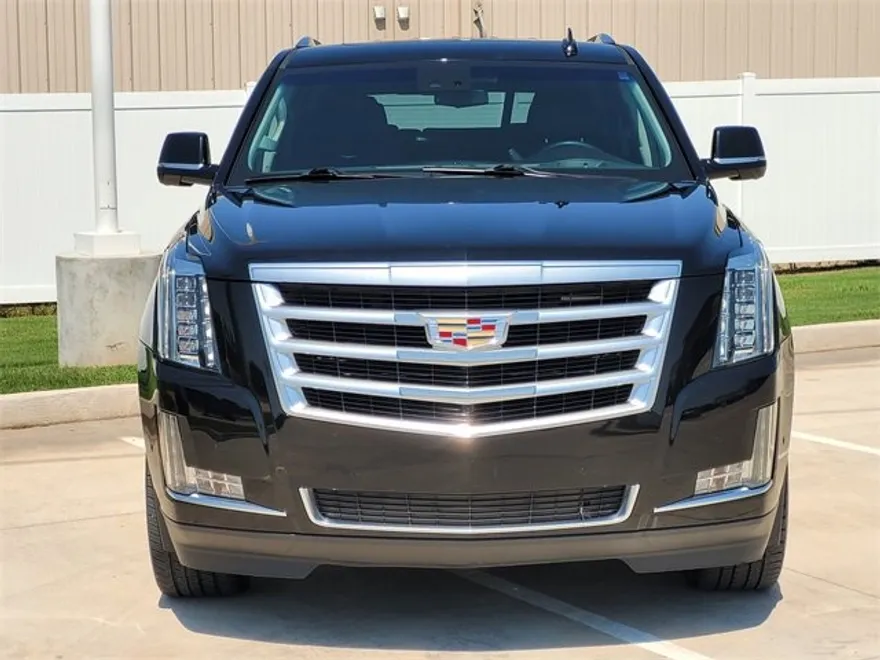 2018 Cadillac Escalade Luxury photo 1