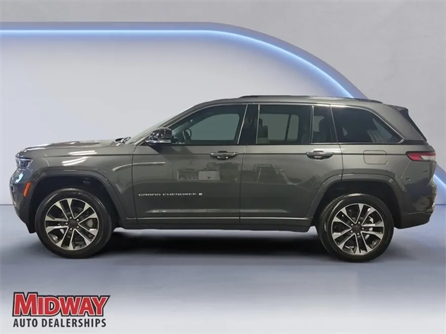 2022 Jeep Grand Cherokee Overland photo 1