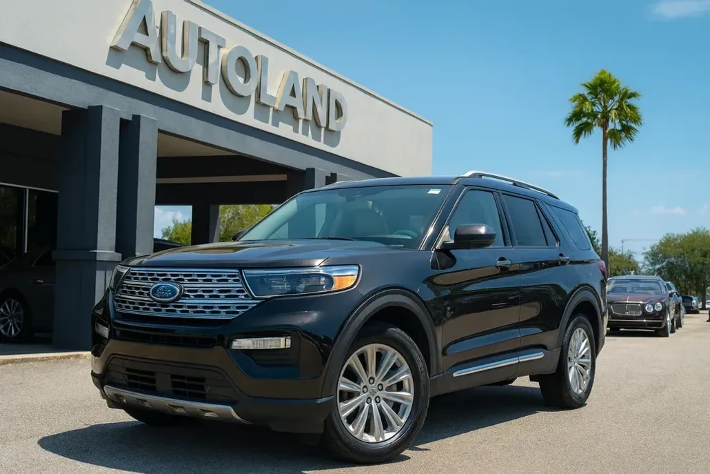 2020 Ford Explorer Limited photo 1