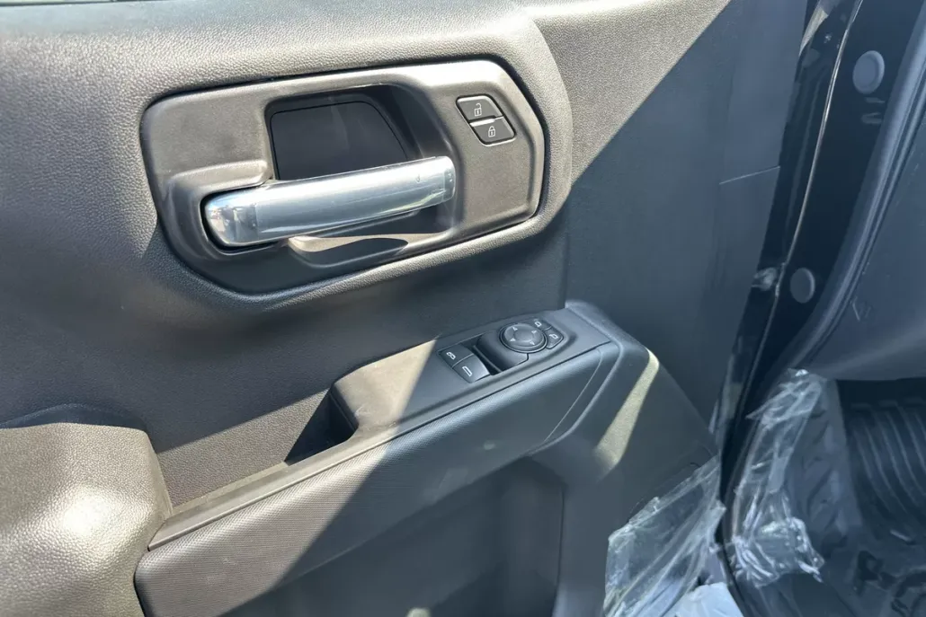 2025 Chevrolet Silverado 1500 photo 1