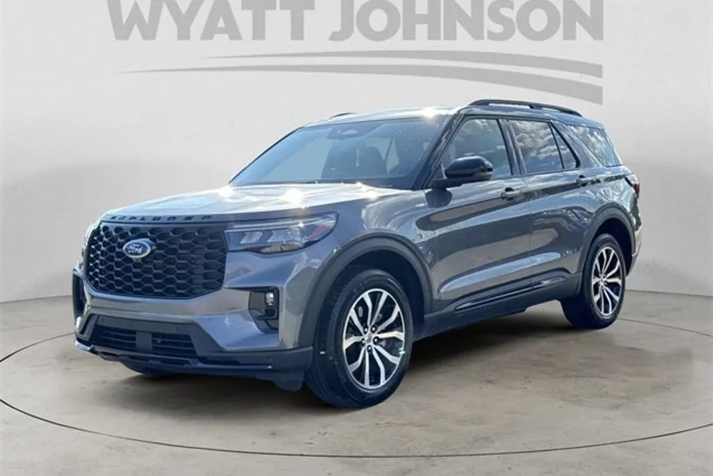 2025 Ford Explorer ST-Line photo 1