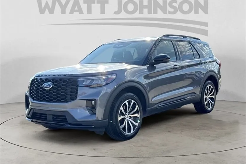 2025 Ford Explorer ST-Line photo 1