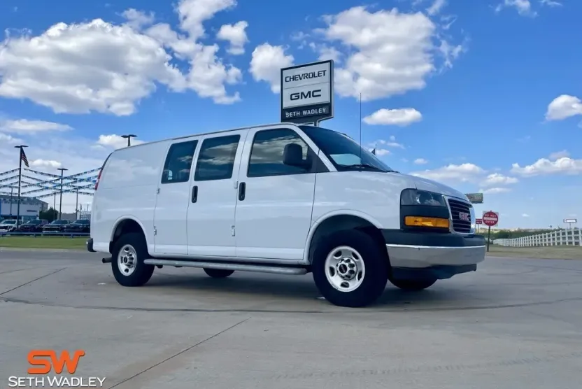 2024 Gmc Savana 2500 Cargo photo 1