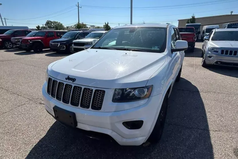 2015 Jeep Grand Cherokee Laredo photo 1