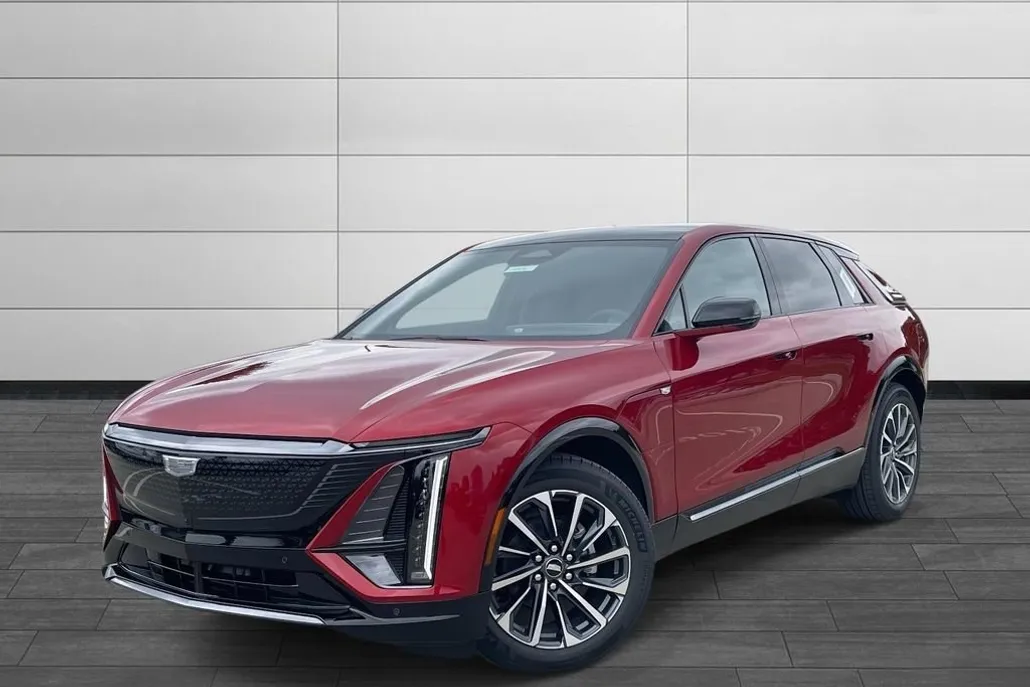 2025 Cadillac Lyriq Sport photo 1