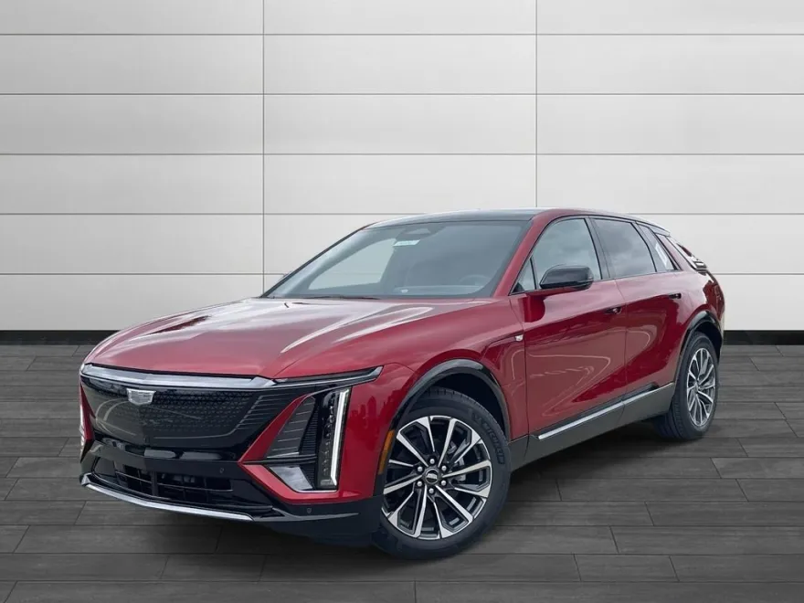 2025 Cadillac Lyriq Sport photo 1