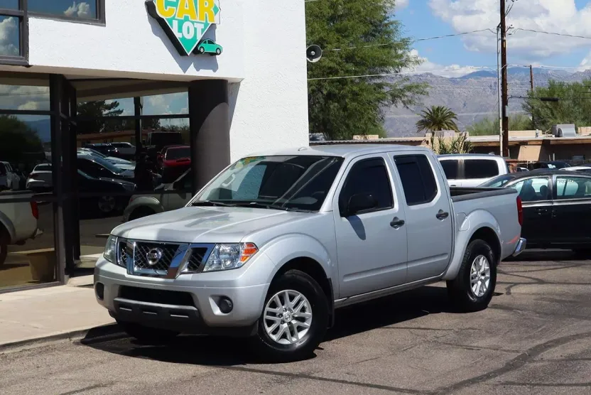 2017 Nissan Frontier SV photo 1