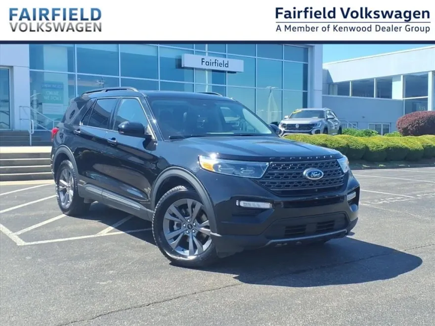 2022 Ford Explorer XLT photo 1