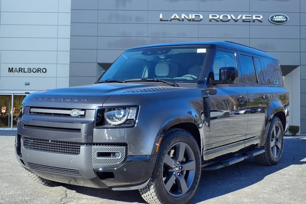 2025 Land Rover Defender 130 V8 photo 1