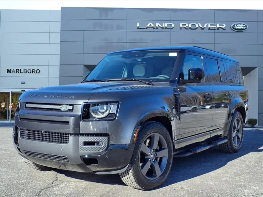 2025 Land Rover Defender 130 V8 photo 1