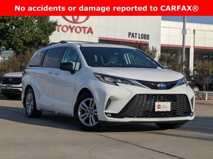2023 Toyota Sienna XSE photo 1