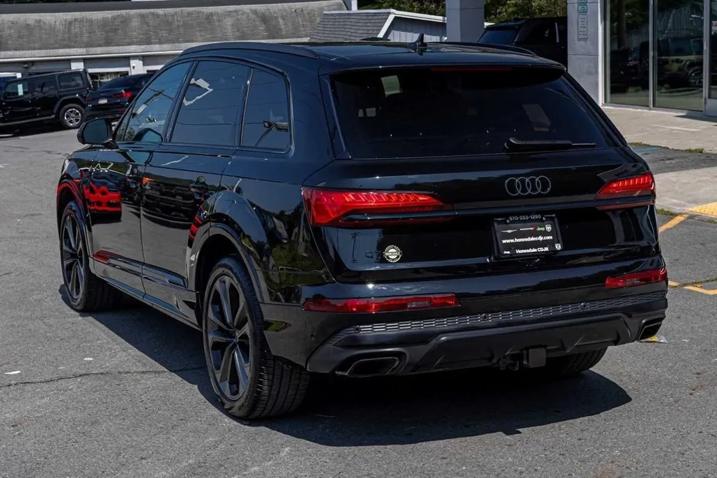 2025 Audi Q7 55 Premium Plus photo 1