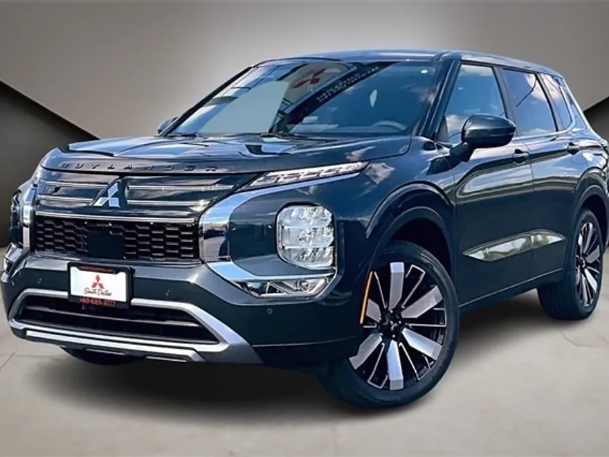 2025 Mitsubishi Outlander SE photo 1