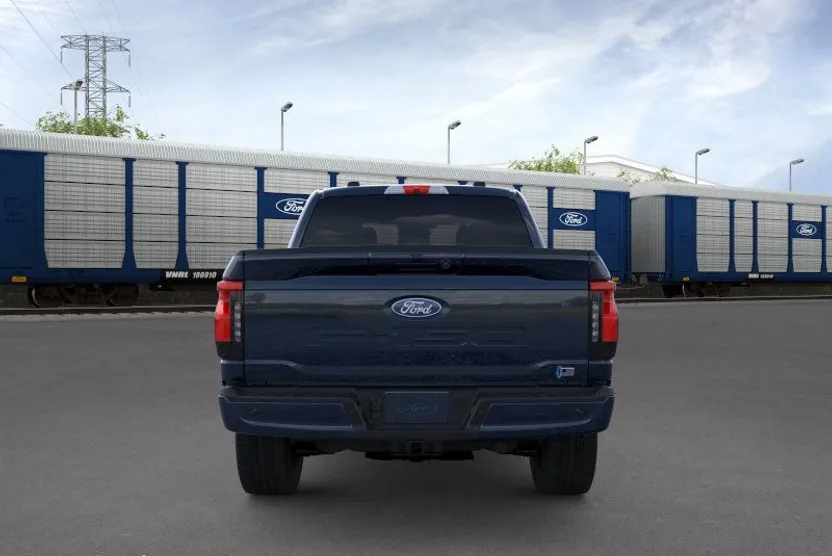 2025 Ford F-150 Lightning photo 1