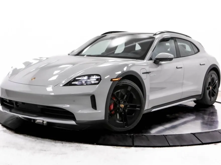 2025 Porsche Taycan Cross Turismo 4S photo 1