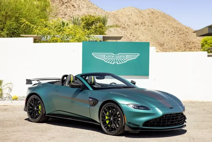 2023 Aston Martin Vantage Roadster photo 1